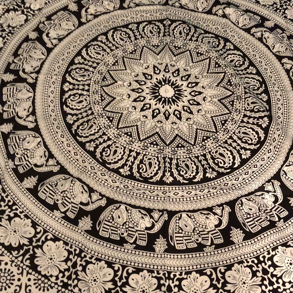 Black and White Tapestry - Picture 4 of 5